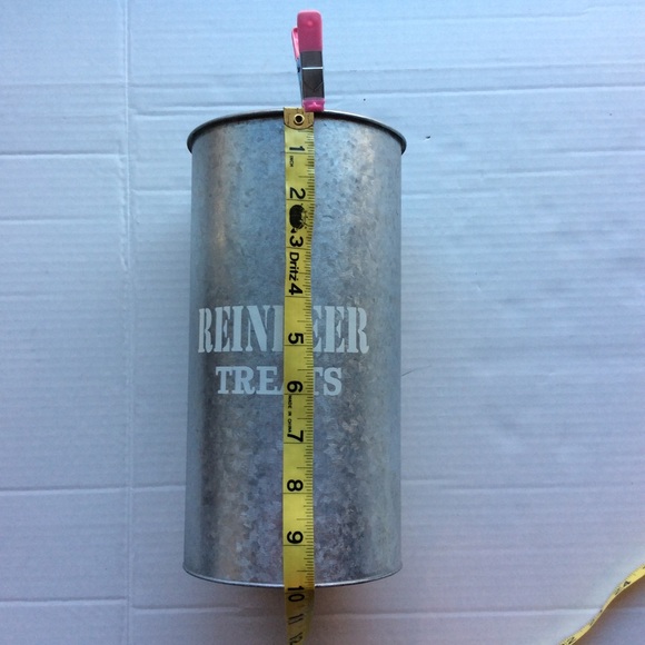 Ashland 2 Tins “Reindeer Treats” & “Elf Sweets Galvanized Tin NWT - Picture 7 of 15